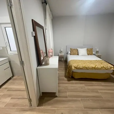 As Politas Мухия